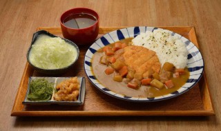 炸猪排咖喱饭怎么做（炸猪排咖喱饭怎么做的）