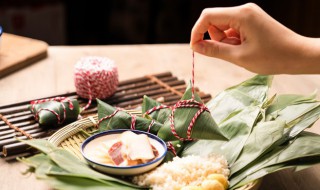 排骨烧粽子怎么做（排骨烧粽子怎么做才好吃）