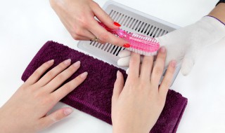 美甲修甲片型教程 美甲甲片怎么修