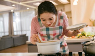 山药鸡腿竹荪汤 竹荪山药老母鸡的功效