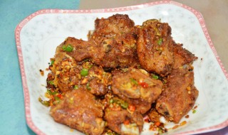 椒盐香排骨 椒盐排骨的主料
