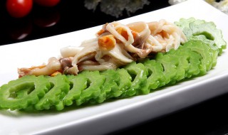 苦瓜蘑菇蒸素鸡怎么做 苦瓜蘑菇蒸素鸡怎么做好吃