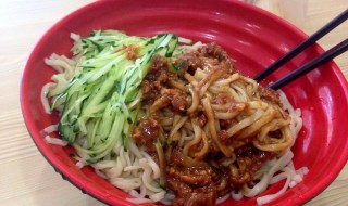 浓香炸酱面怎么做(炸酱面的香料配方)