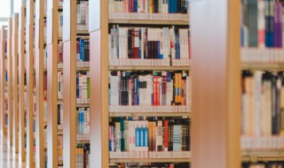 朝令夕改成语解释（形容朝令夕改的成语）