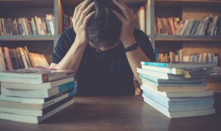 望江怨送别诗词鉴赏 望江怨送别前四句描写了怎样的送别场景