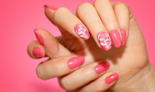 做美甲照灯顺序是什么 做美甲照灯顺序是什么样子