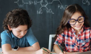 枕头用英语怎么说（枕头用英语怎么说的英文）