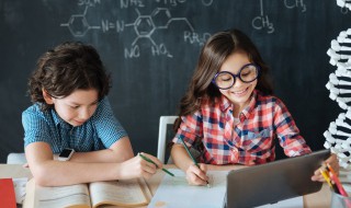 为了生活而拼搏的句子(为了生活而拼搏的句子图片)