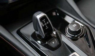 领克02倒车情况下需要手动按手刹吗 领克02倒车情况下需要手动按手刹吗怎么操作