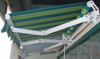 房子后窗遮雨的用什么(自建房窗户上面遮雨咋弄最好)