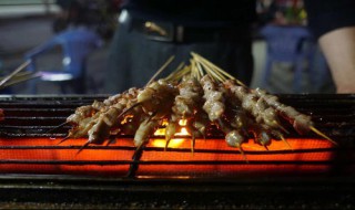 怎么清洗烧烤盘(烧焦的烤盘怎么清洗)