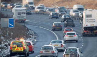 柴油车隔夜早上不好打火 柴油车隔夜早上不好打火喷起动液一打就着