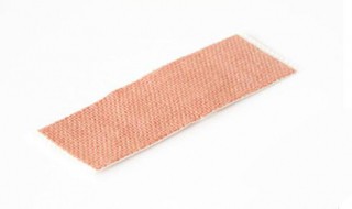 膏药沾到肉上怎么弄掉（黑膏药黏在肉上怎么去掉）