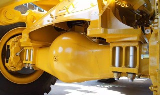 雷沃铲车发动机为什么高温（雷沃铲车发动机为什么高温不工作）