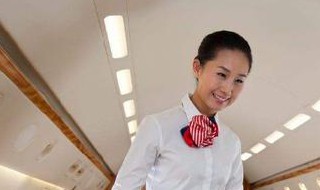 坐飞机怎么叫空姐过来（坐飞机怎么叫空姐过来呢）