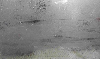 车窗起雾开什么风 车内窗户起雾开什么风