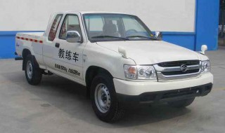 手动挡是先拉手刹还是先熄火 手动挡是先拉手刹还是先熄火呢