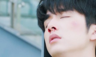 冰糖炖雪梨黎语冰被打了吗（冰糖炖雪梨黎语冰晕倒是第几集）