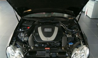 奔驰S350前盖怎么打开 奔驰s350前盖怎么打开图解