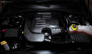 克莱斯勒300c起动机怎么拆 克莱斯勒300c起动机拆卸