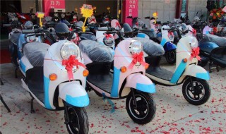 小刀米尚DM鞍座的电瓶在哪?（小刀米尚电动车）