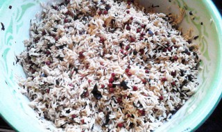 红豆发霉洗干净可以吃吗（红豆发霉洗干净可以吃吗）