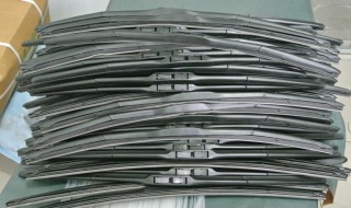 雨刮器声音大是怎么回事 雨刮器声音大是怎么回事儿