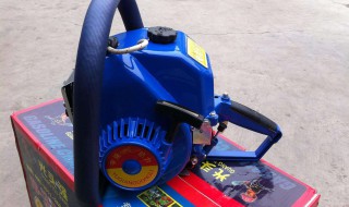 油锯机油箱加什么机油（油锯机油箱在哪里）