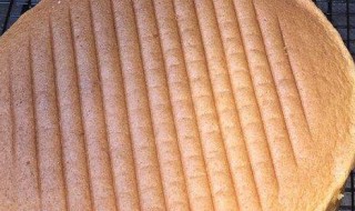 做蛋糕打几个鸡蛋（做蛋糕几个鸡蛋多少面粉）