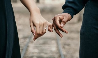 男人真心爱一个女人是什么表现（男人真心爱上一个女人的表现）