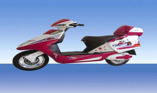 为什么电动车开着灯才能充电（电动车开着车灯才能充电）