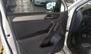 朗逸plus右边的装饰板怎么拆（朗逸plus右边的装饰板怎么拆下来）