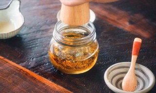 橄榄油加蜂蜜可以祛斑吗（橄榄油加蜂蜜敷脸有哪些好处）