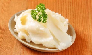 猪油对身体的作用（猪油对身体的作用与功效）