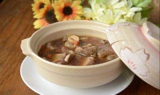 猪骨汤的功效与作用与禁忌（猪骨汤的功效与作用与禁忌症）