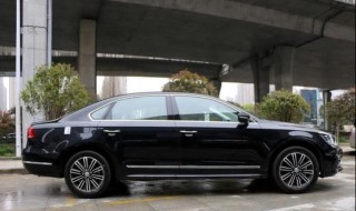 亚洲龙豪华版与尊贵版区别（亚洲龙豪华版与尊贵版区别在哪）