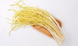 凉拌蒜黄的家常做法窍门（凉拌蒜黄瓜的做法）