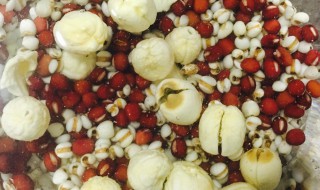 莲子薏米牛肉汤 莲子薏米瘦肉汤