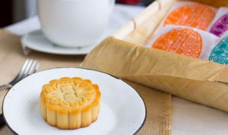 奶香栗蓉月饼（粟容月饼）