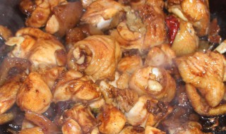 芋仔炆鸡腿肉怎么做(芋仔炆鸡腿肉怎么做的)