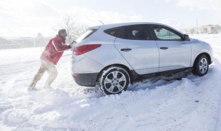 电动汽车雪地驾驶技巧（电动汽车雪地驾驶技巧图解）