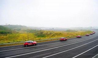 高速公路上的驾驶技巧 高速公路上的驾驶技巧是什么