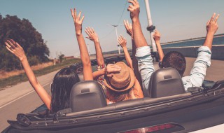 惊艳了青春的文案（惊艳青春的文案图片）