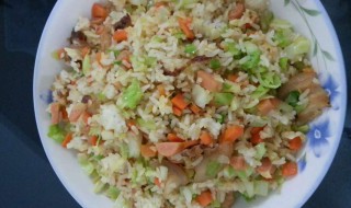 包菜炒饭怎么炒好吃（包菜怎么炒饭好吃又简单）