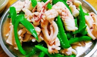 鱿鱼花炒青椒的做法窍门 鱿鱼花炒青椒的做法窍门图片