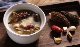 松茸菌羊肚菌金耳排骨汤的做法窍门（羊肚菌松茸排骨汤功效）