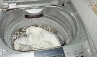 羽绒服可以用洗衣机脱水吗 羽绒服手洗完怎么脱水