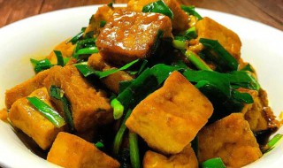 蒜炒油豆腐（油豆腐炒大蒜好吃窍门）