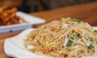 广式腊肠炒米粉（腊肠炒米粉的做法）