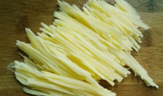 炸土豆丝的做法（油炸土豆的做法）